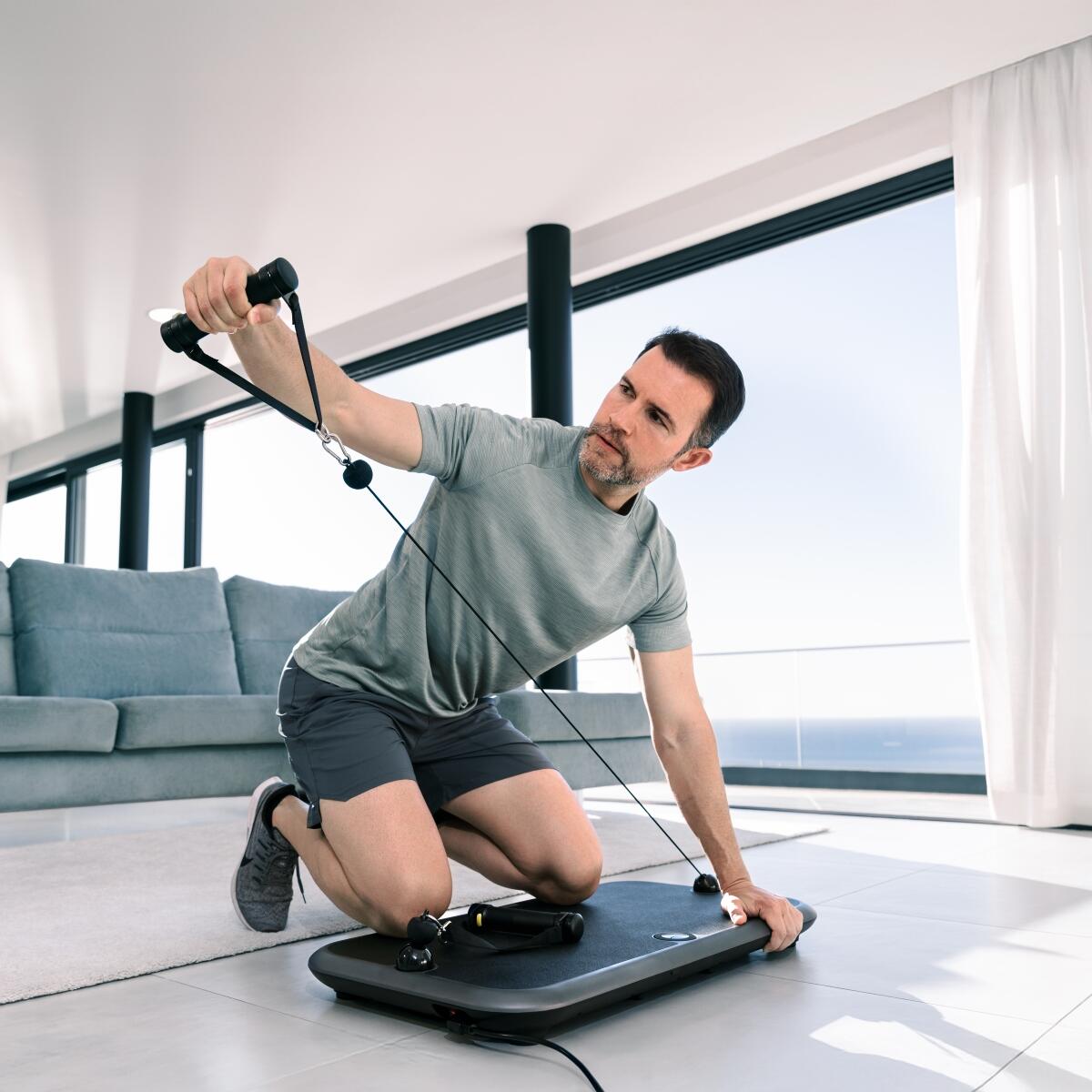 Miet-PREMIUM-FormulaFit SmartGym Pro für 6 Monate Inlusive Hantelbank